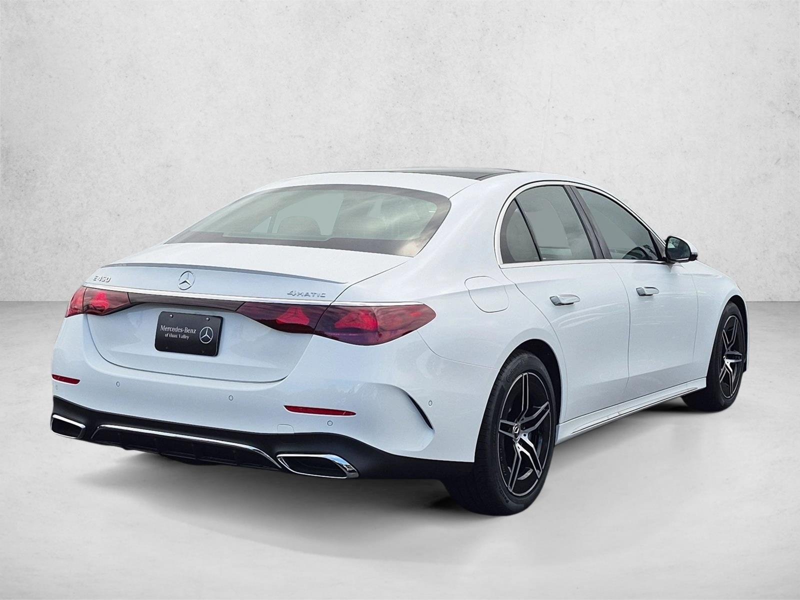 New 2027 Polar White Mercedes-Benz E450 image 2