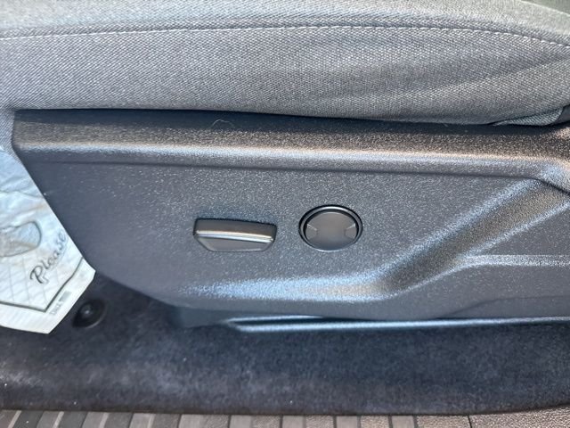 Used 2025 Blue Metallic Ford XLT image 15