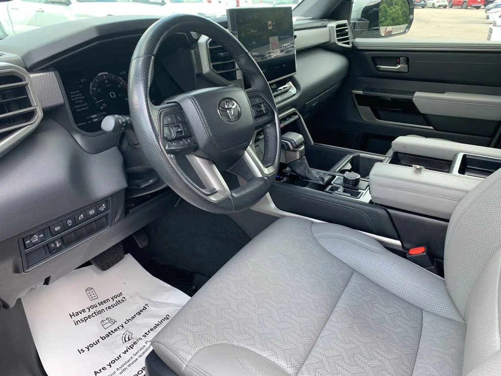 Used 2025  Toyota Limited image 11