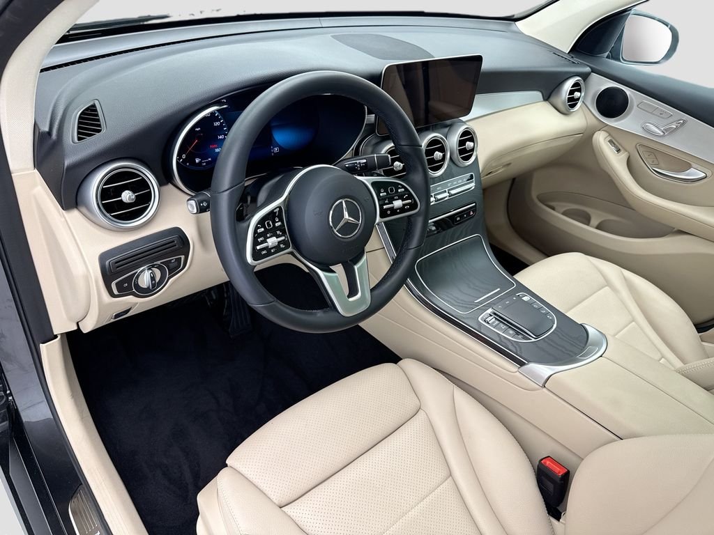 Certified Used 2022  Mercedes-Benz GLC 300 image 9