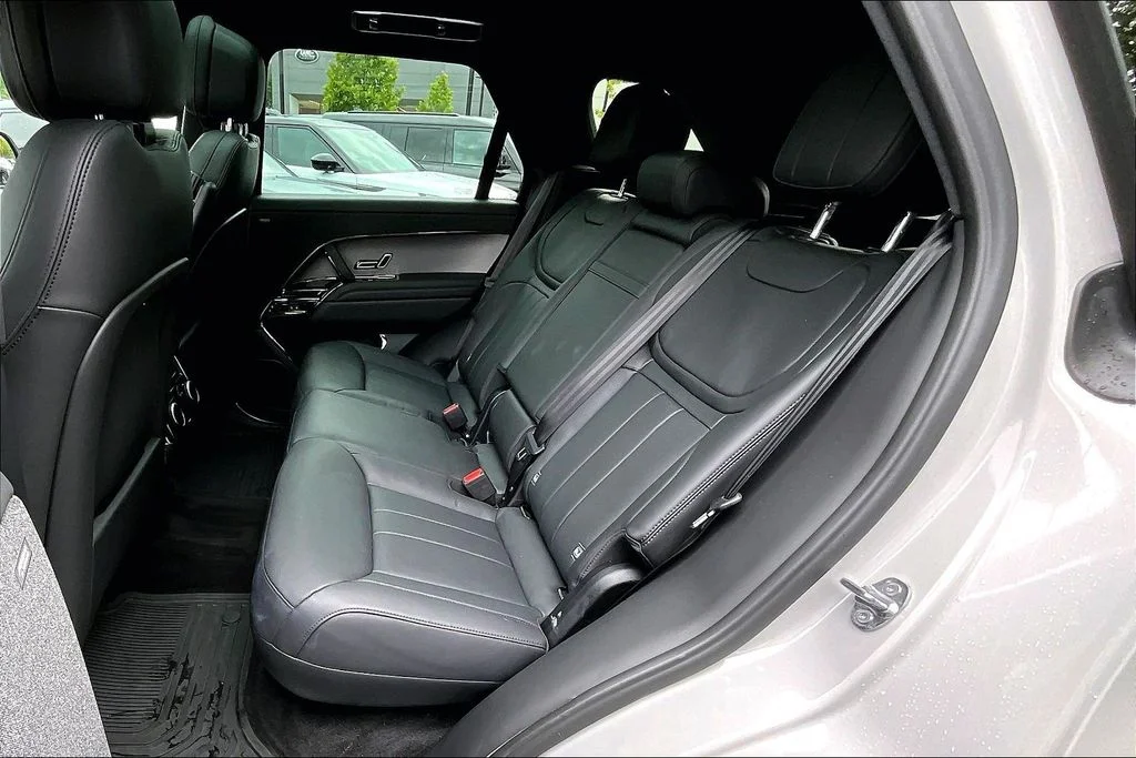 Used 2024 Gray Land Rover Dynamic SE image 28