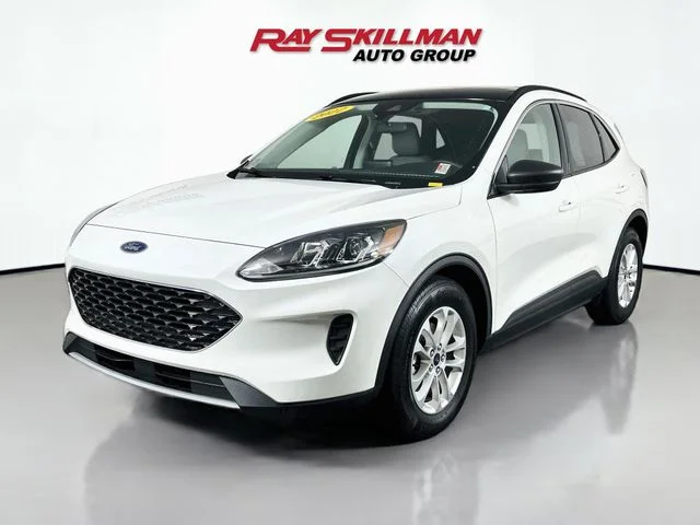 Used 2022 White Ford SE image 3