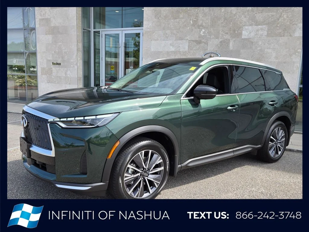 New 2027 DEEP EMERALD INFINITI Luxe AWD image 2