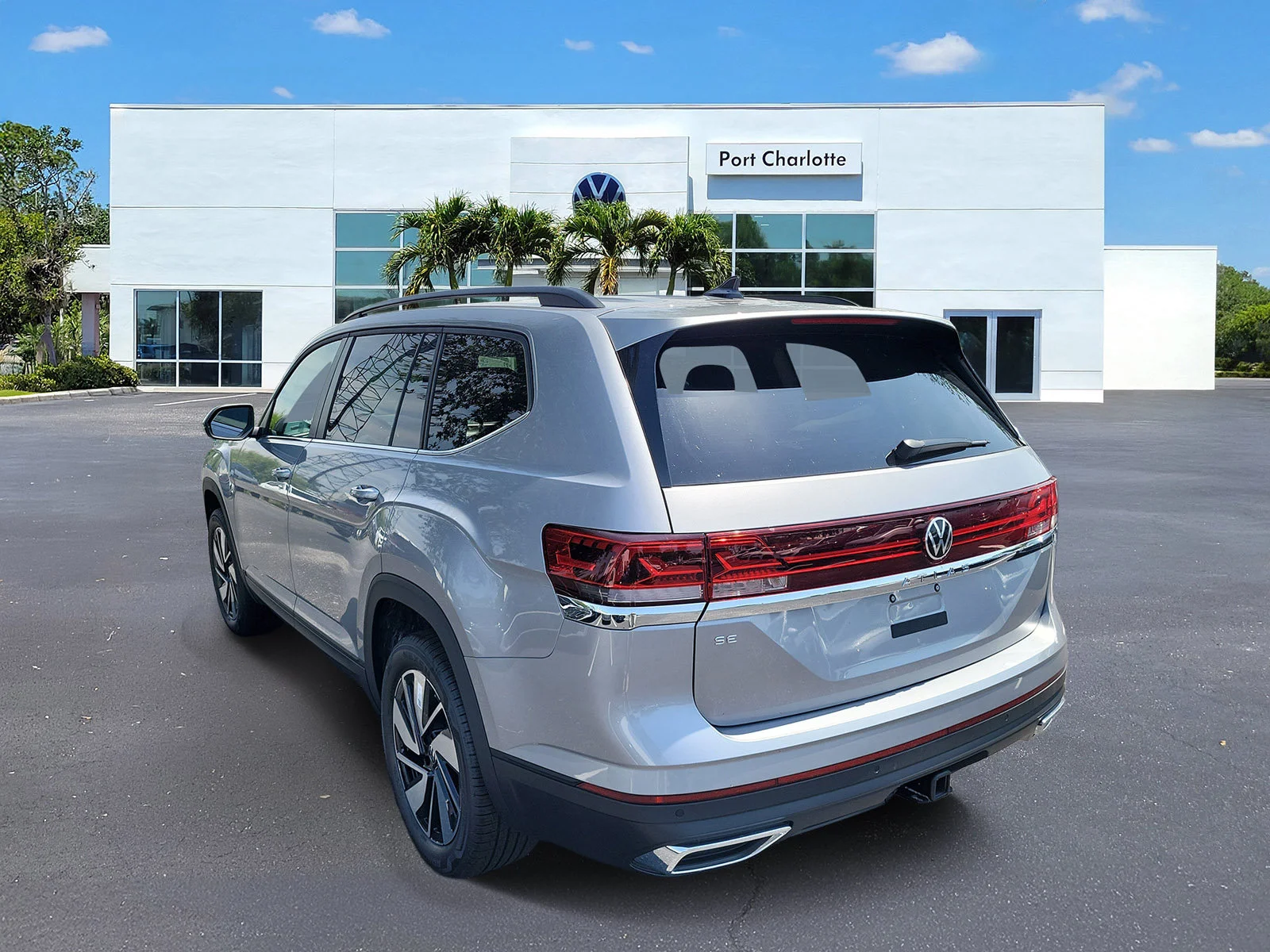 New 2026 Silver Volkswagen SE w/Technology image 31