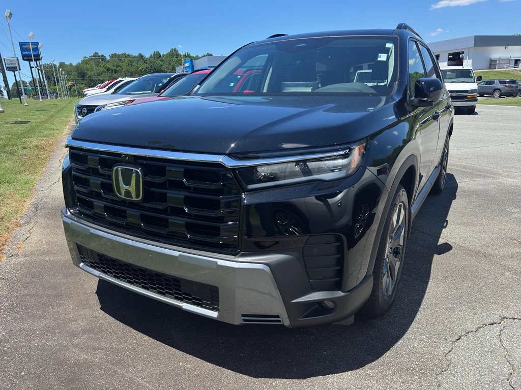 2026 Honda Pilot Touring AWD's photo