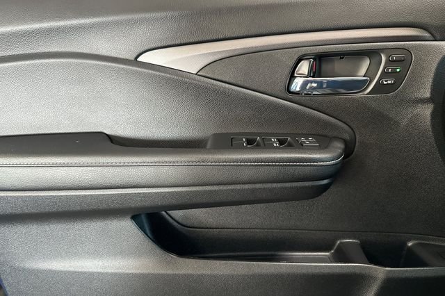 New 2026 Sonic Gray Pearl Honda RTL image 9