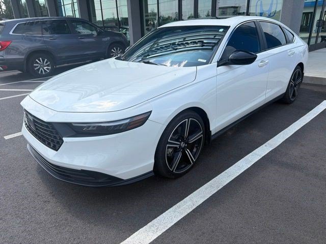 Used 2023 Platinum White Pearl Honda Sport image 4