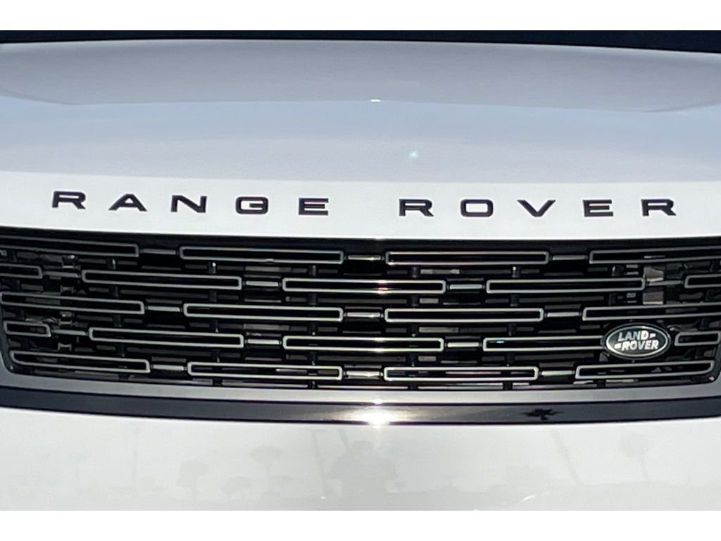 Used 2023 Fuji White Land Rover SE image 47
