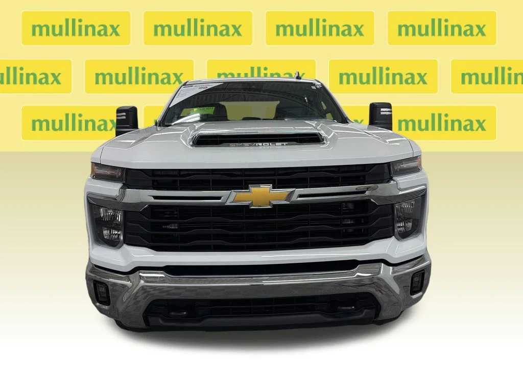 Used 2025 White Chevrolet LT image 15