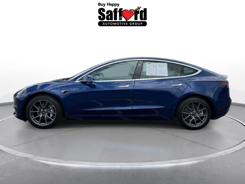 Used 2019  Tesla Standard Range Plus image 4
