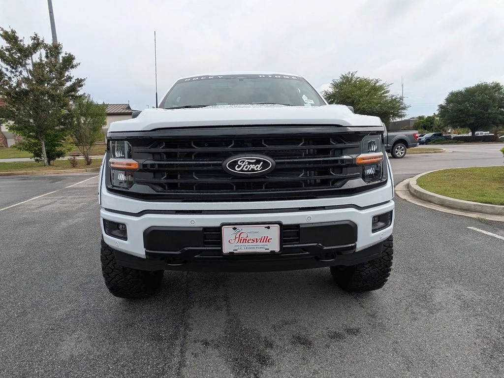 New 2026 Oxford White Ford XLT image 9