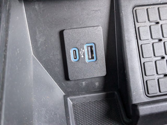 Used 2024 Silver Metallic Ford Lariat image 23