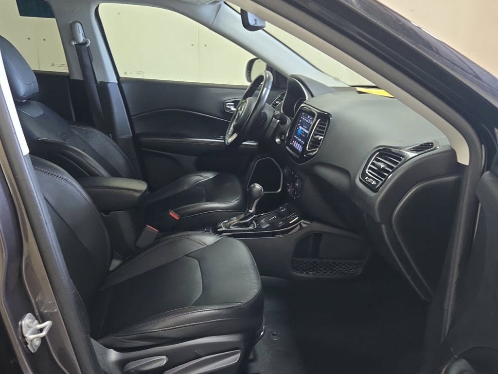 Used 2020 Gray Jeep Limited image 3
