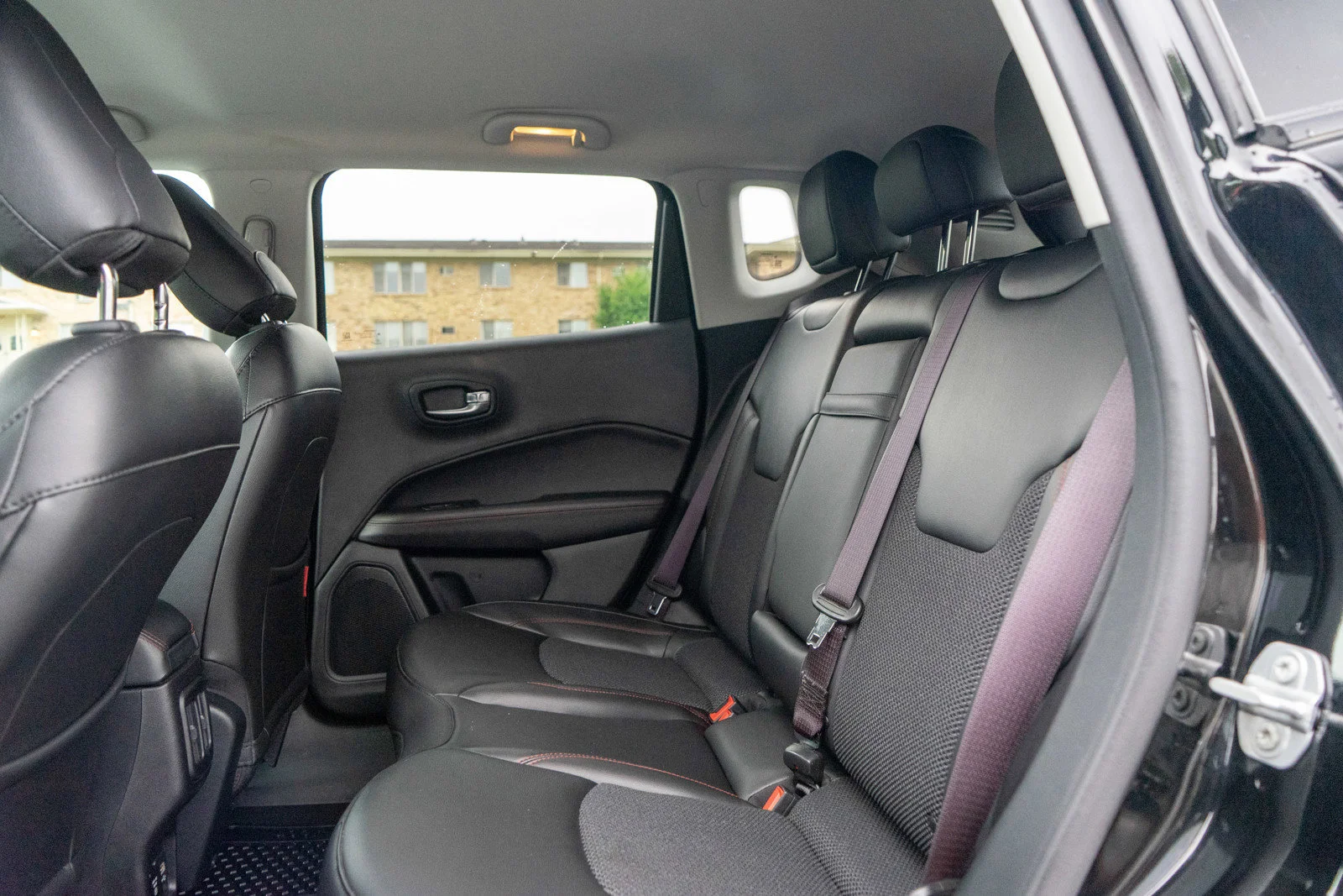 Used 2019 Diamond Black Crystal Pearlcoat Jeep Trailhawk image 28