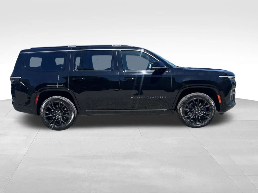 New 2026 High Gloss Black Exterior Paint Jeep Summit Reserve image 4