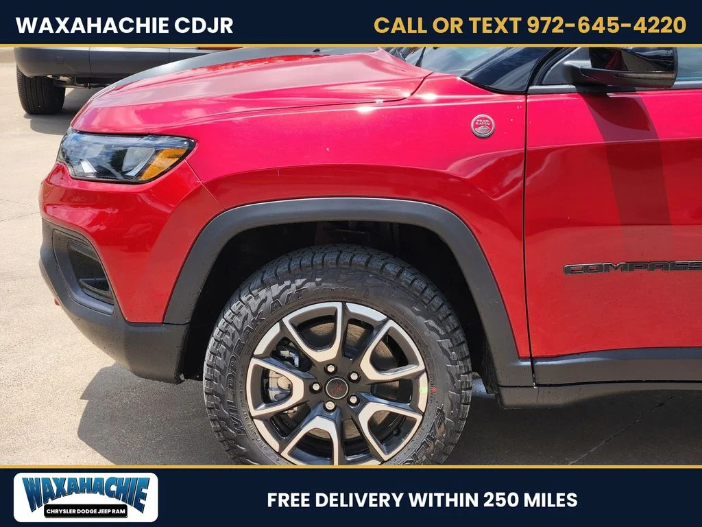 New 2026 Red Hot Pearl-Coat Exterior Paint Jeep Trailhawk image 7
