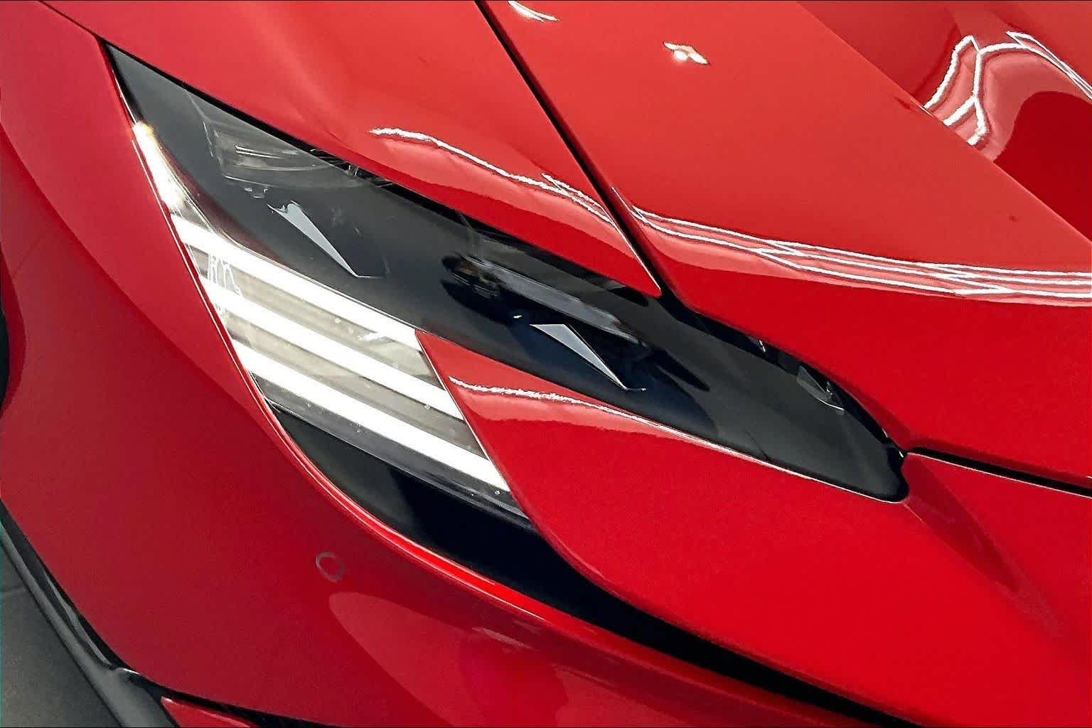 Used 2021  Ferrari  image 24