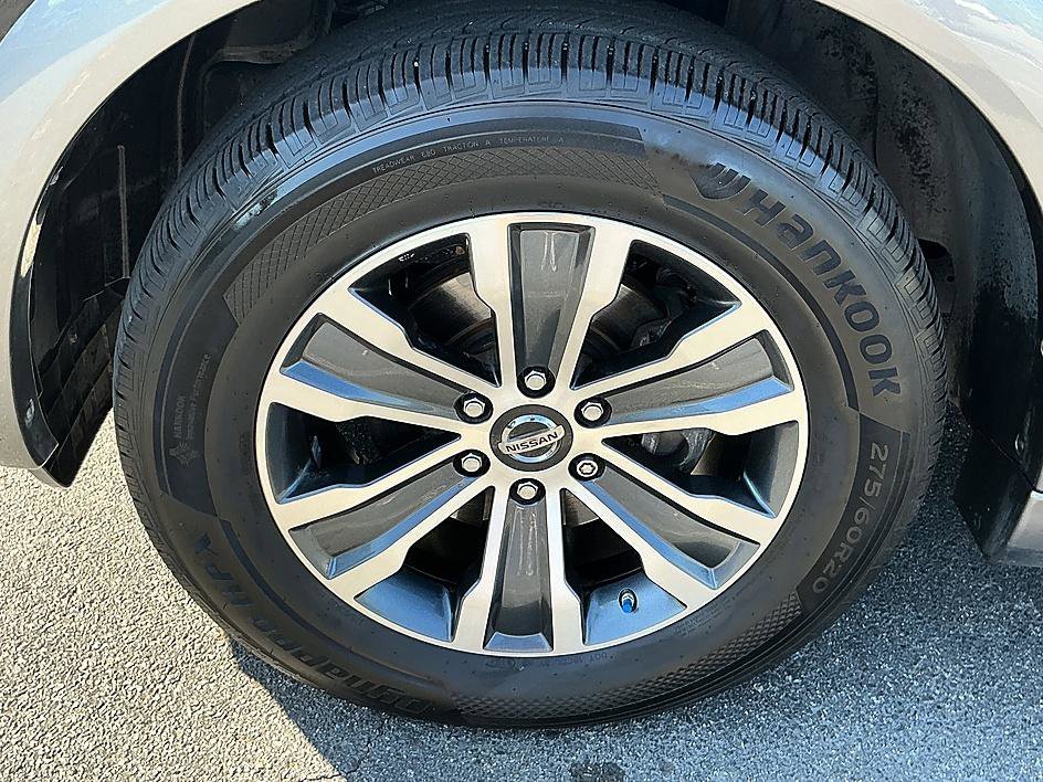 Used 2019 Super Black Nissan SL image 8