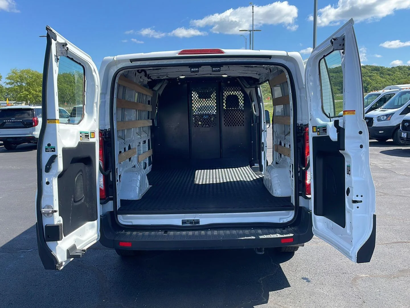 Used 2024 Oxford White Ford 250 image 28