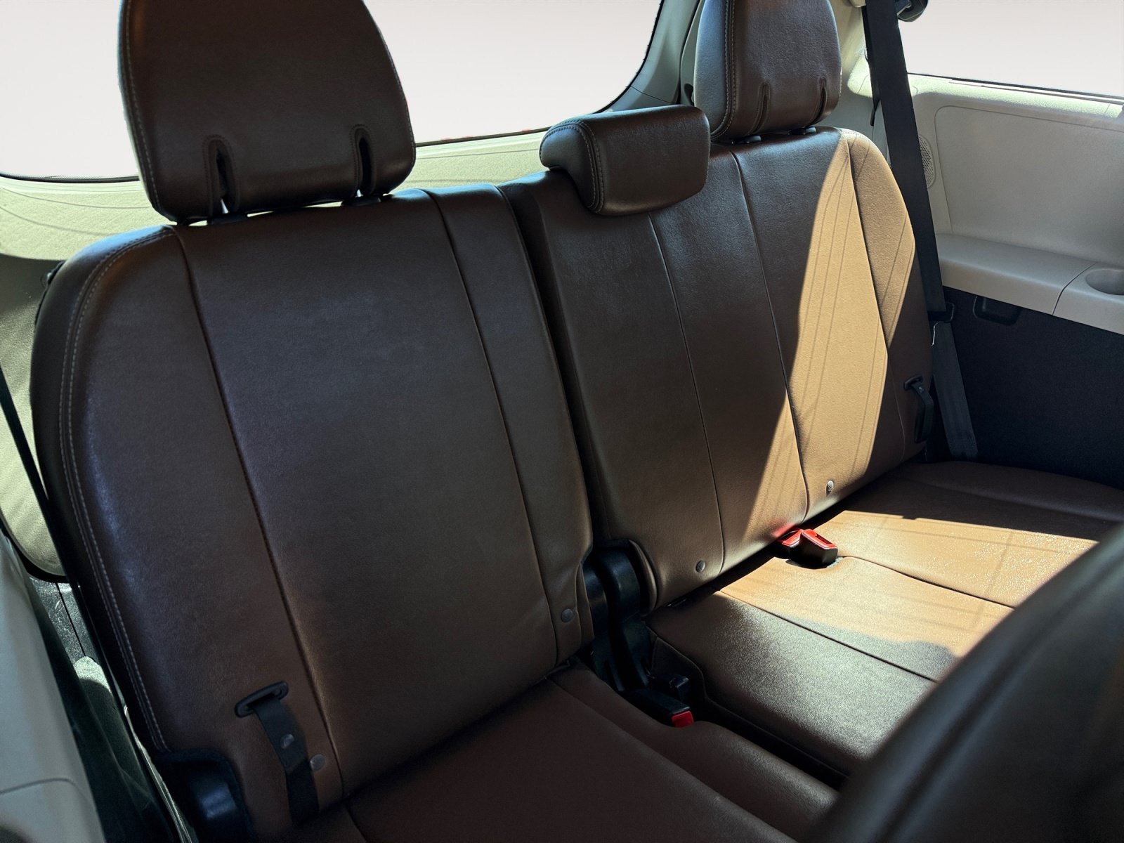 Used 2017 Creme Brulee Toyota Limited Premium image 18