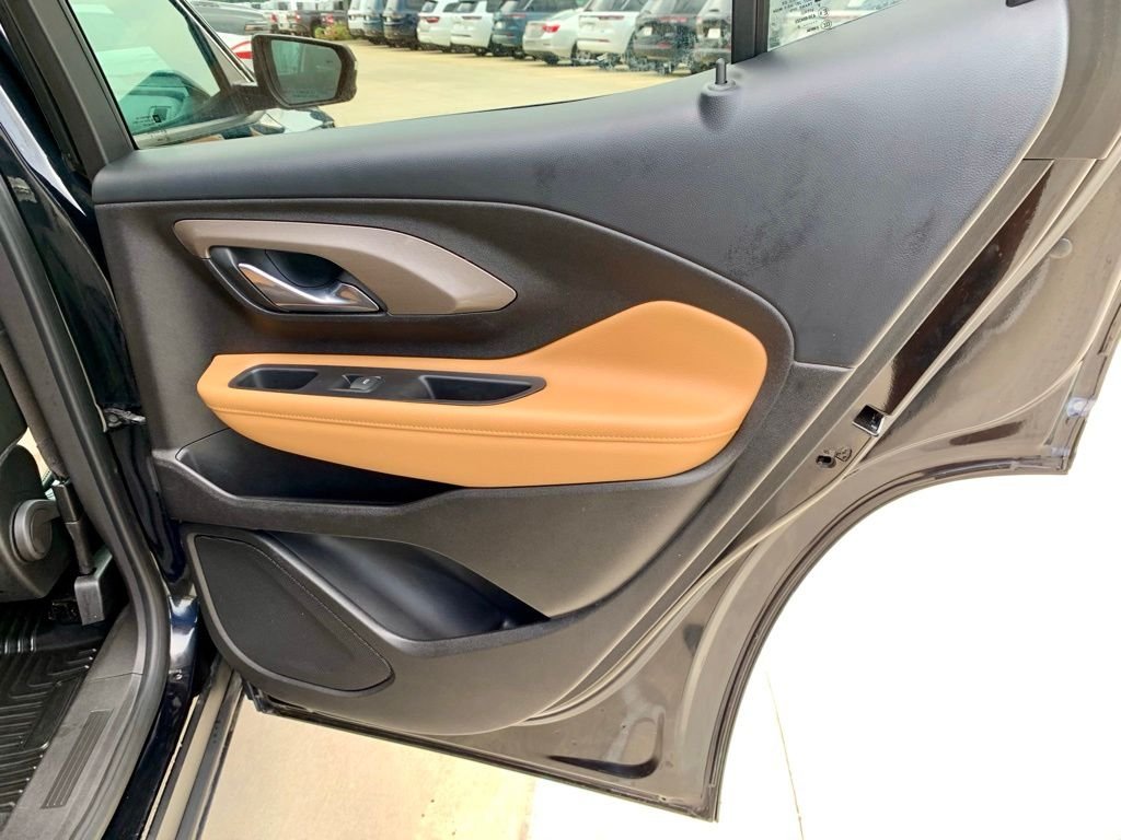 Used 2020 Black GMC SLT image 24