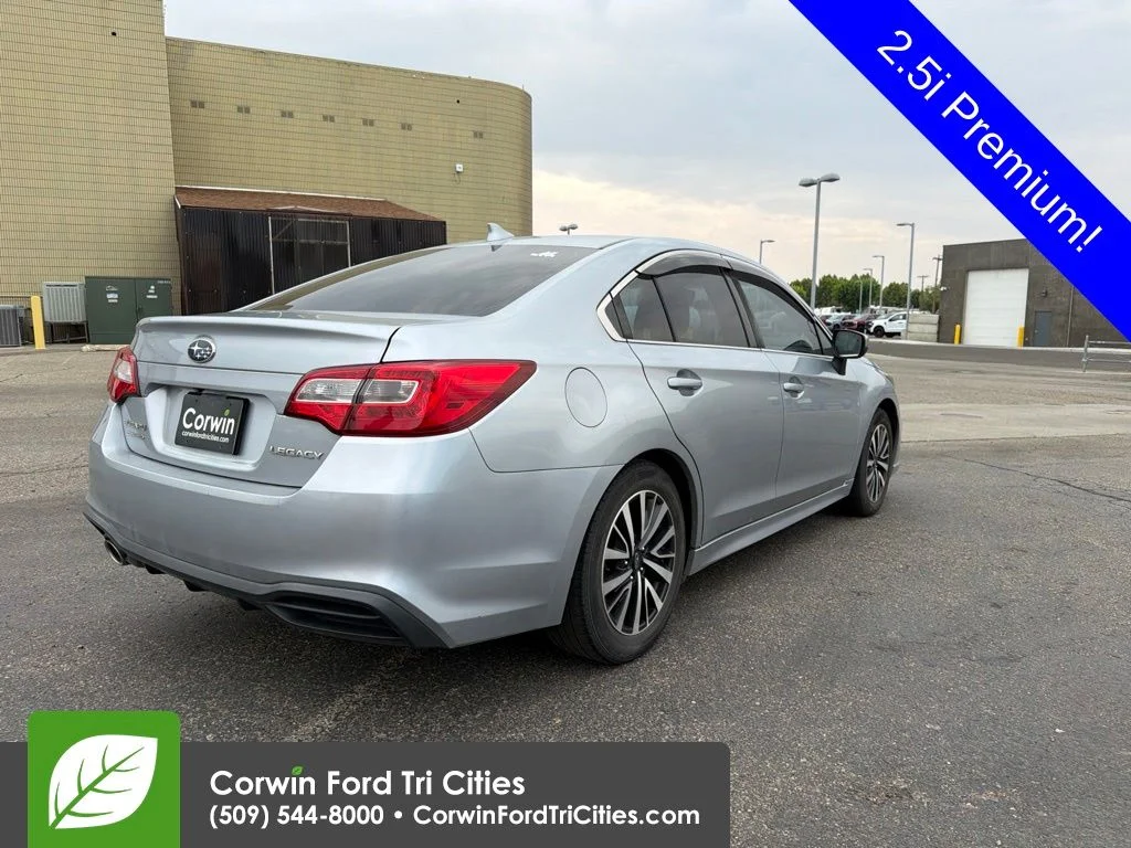 Used 2018 Ice Silver Metallic Subaru 2.5i image 5