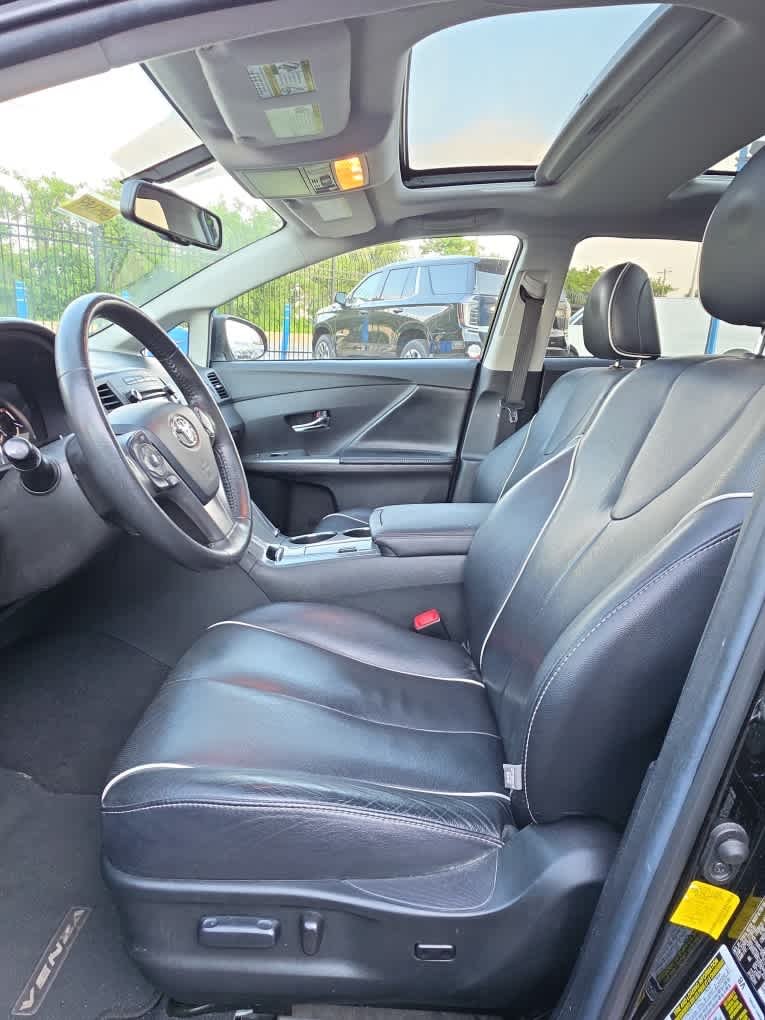 Used 2013 Attitude Black Toyota XLE image 9
