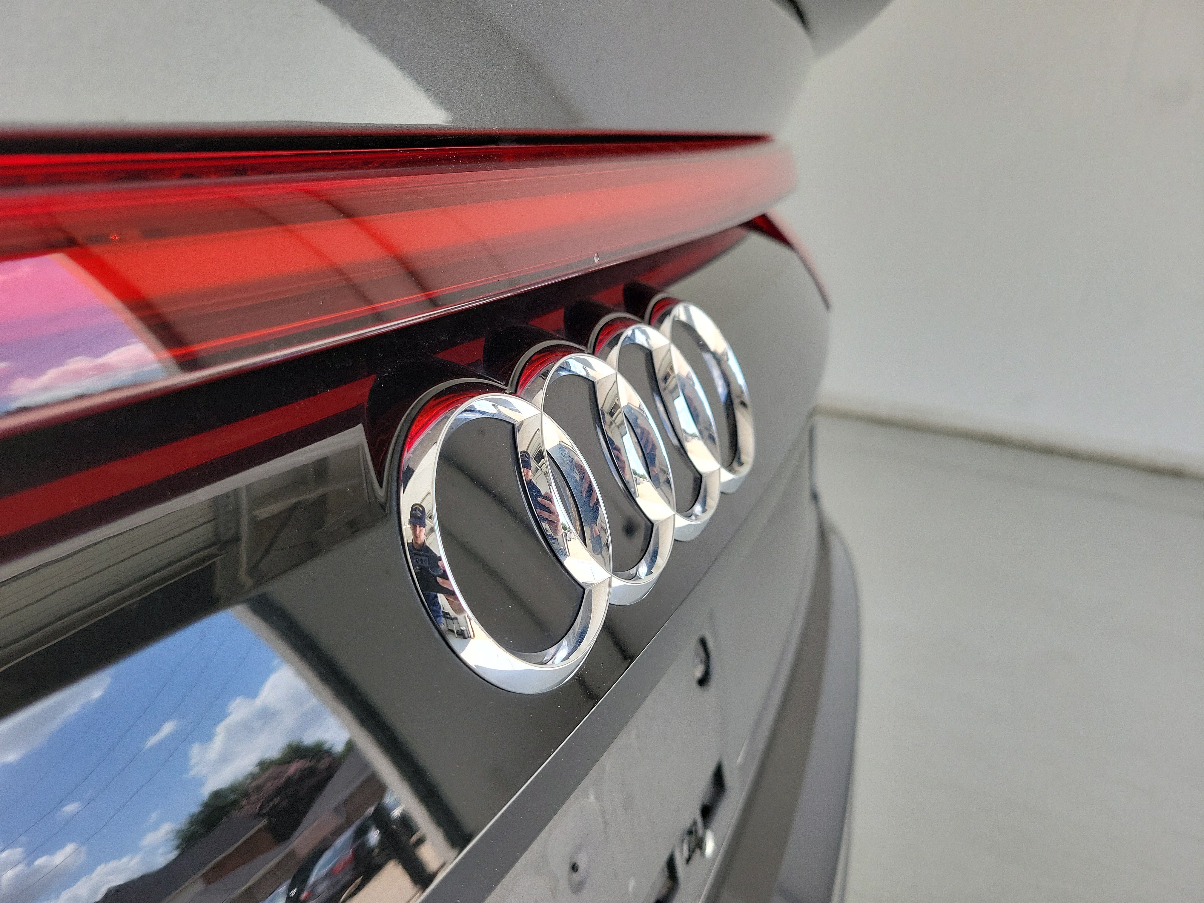 Used 2019 Gray Metallic Audi 3.0T Premium image 8