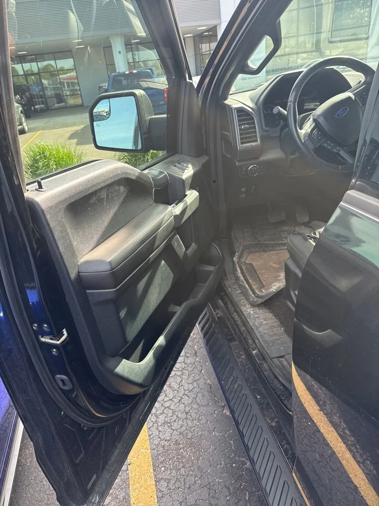Used 2018 Shadow Black Ford XLT image 5