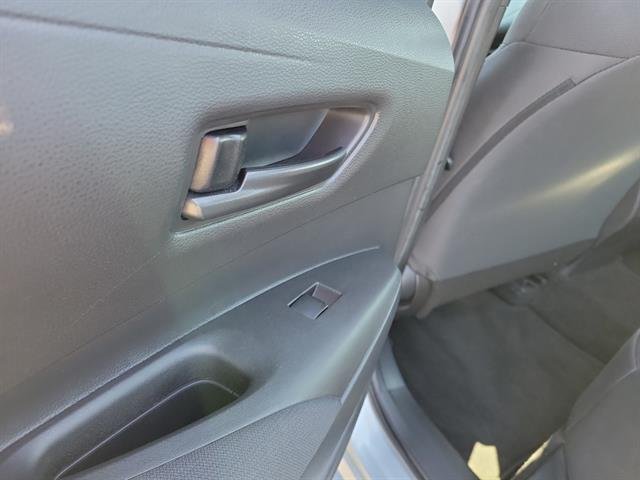 Certified Used 2022 CLASSIC SILVER METALLIC Toyota  image 17