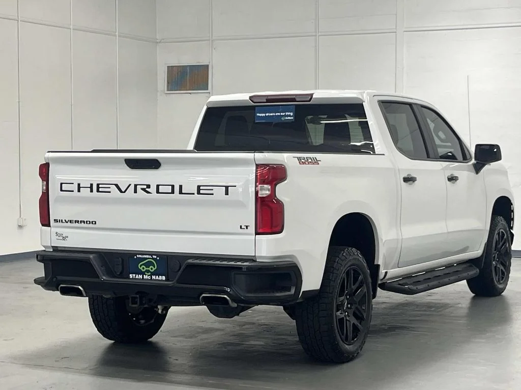 Used 2021 SUMMIT WHITE Chevrolet LT Trail Boss image 8