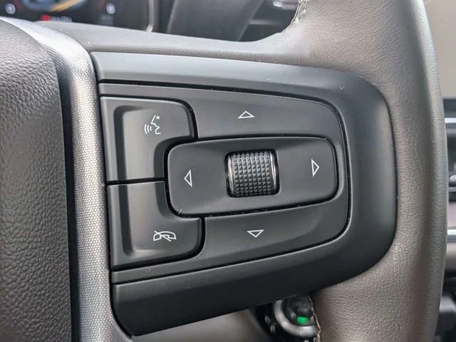 Used 2024 Summit White GMC Elevation image 27