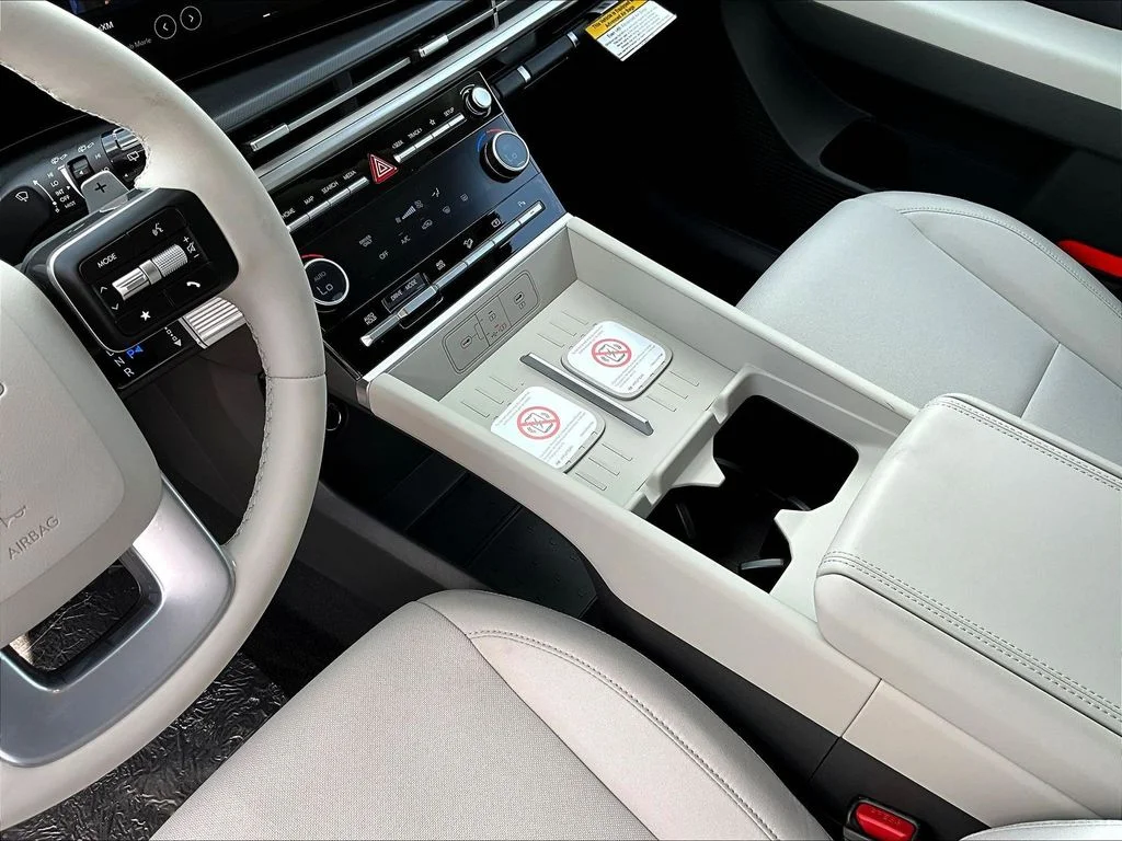 New 2026 White Hyundai SE image 24