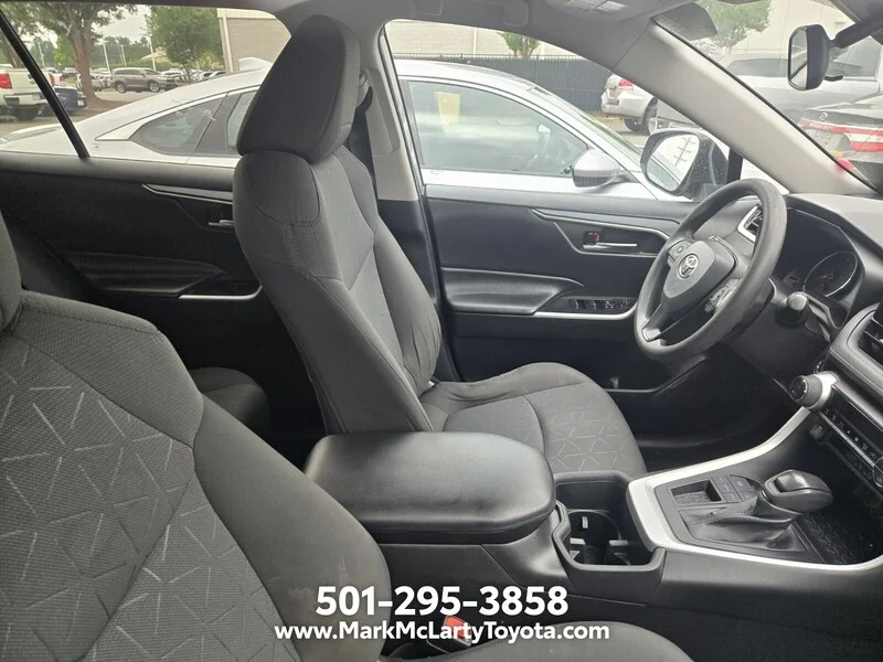 Used 2022 Silver Sky Metallic TOYOTA XLE image 9