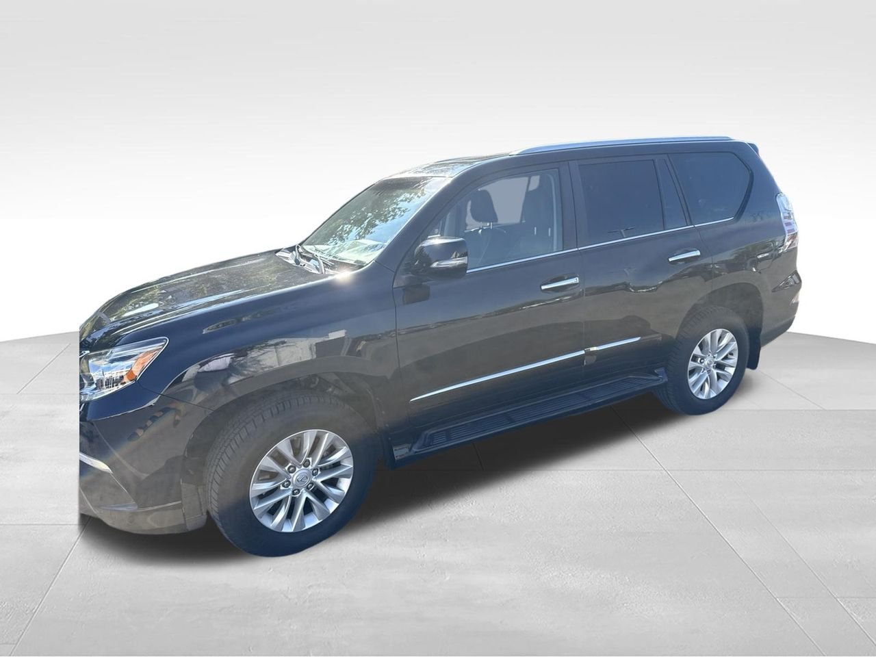 Used 2017 Black Lexus 460 image 1