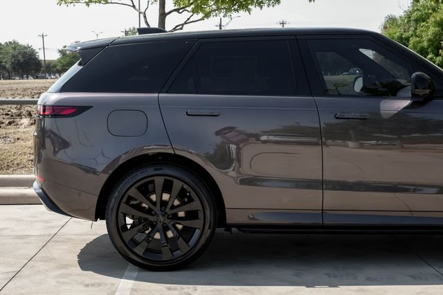 New 2026 Charente Grey Land Rover Dynamic SE image 9