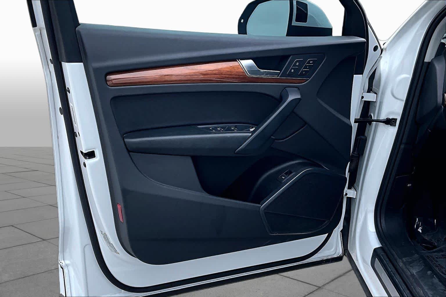 Used 2023 Glacier White Metallic Audi Premium image 43