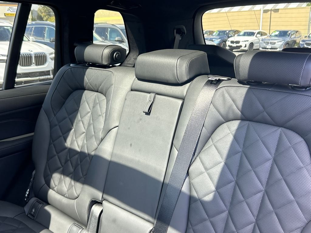 New 2027 Mineral White Metallic BMW xDrive40i image 32