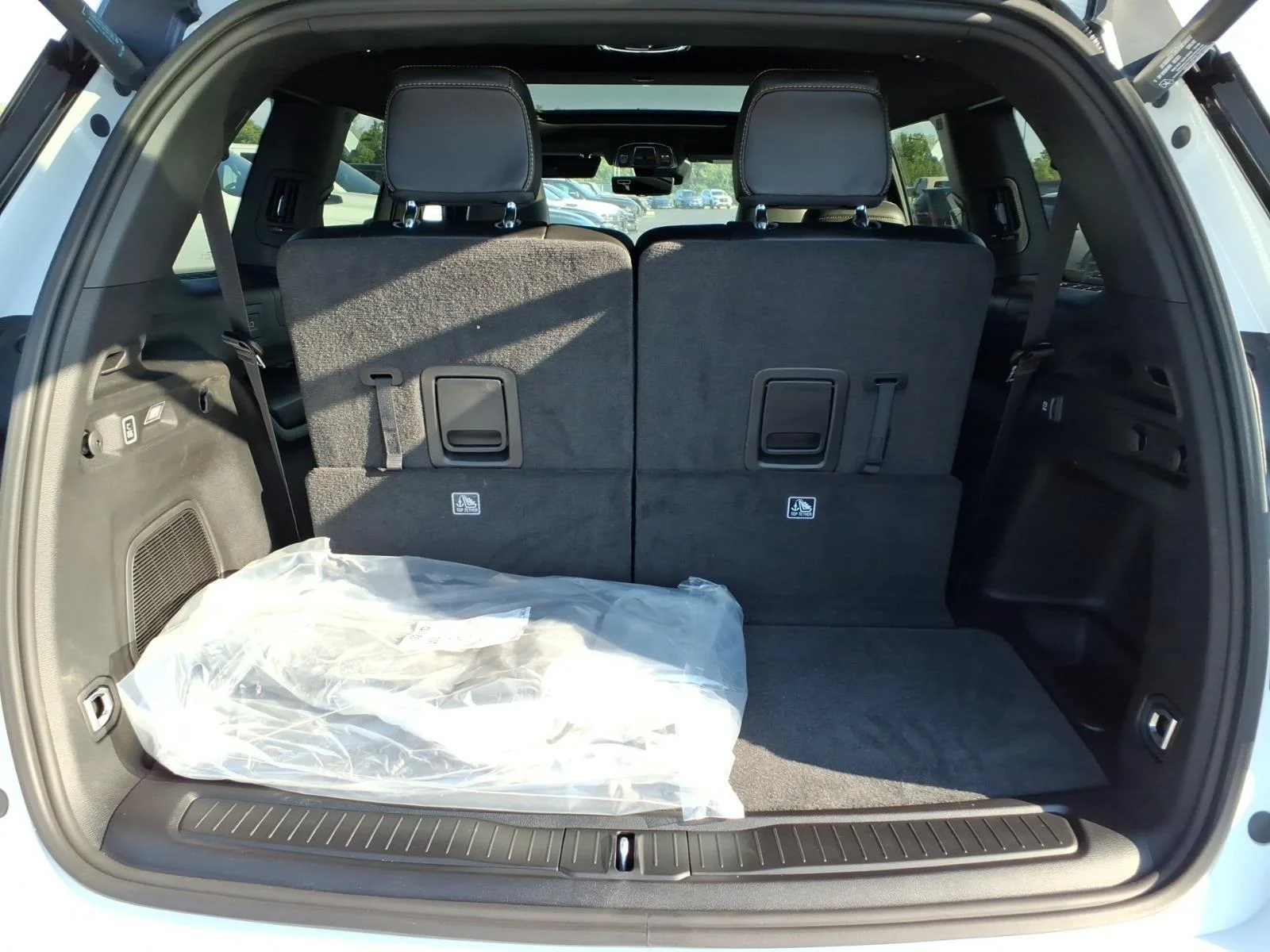 New 2026 Bright White Clear-Coat Exterior Paint Jeep 85th Anniversary Edition image 19