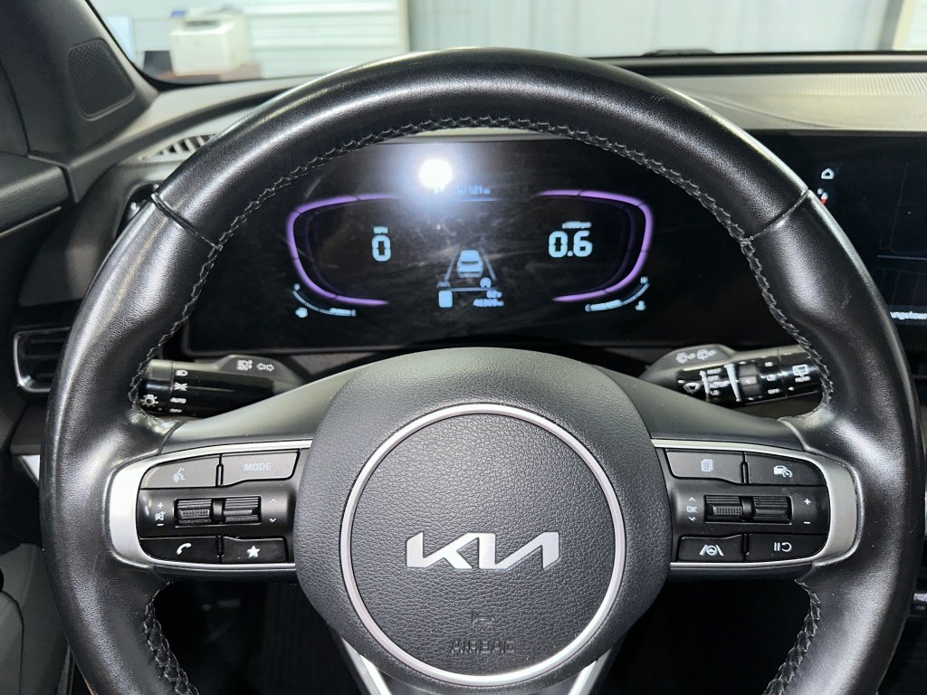 Used 2023 Black Kia X-Line image 10