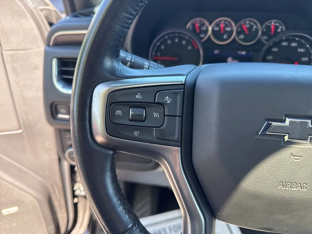 Used 2021 Black Chevrolet Z71 image 31