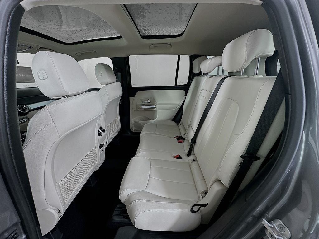 Used 2026  Mercedes-Benz GLB 250 image 24