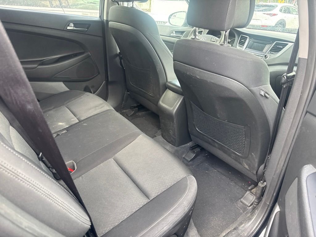 Used 2017 Black Hyundai SE image 6