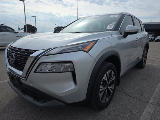 Used 2023 Silver Nissan SV image 3