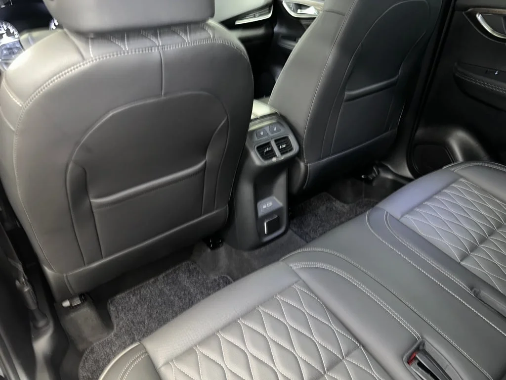 Used 2023 Ebony Twilight Metallic Buick Avenir image 24