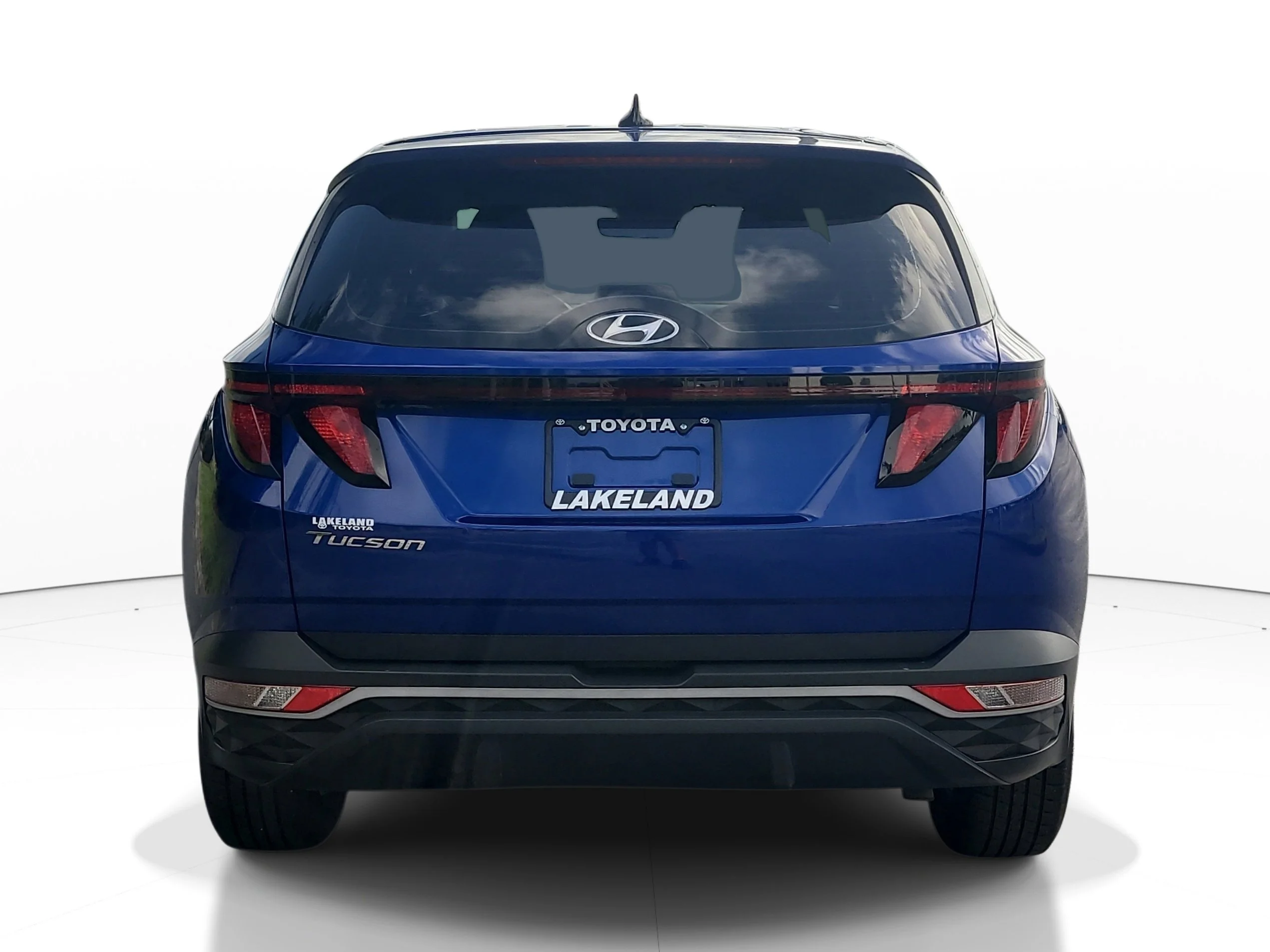 Used 2024 Intense Blue Hyundai SE image 5