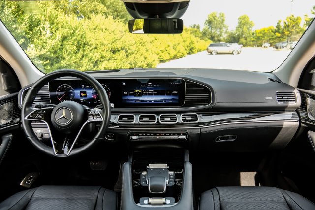 Used 2024 White Mercedes-Benz GLE 580 image 17
