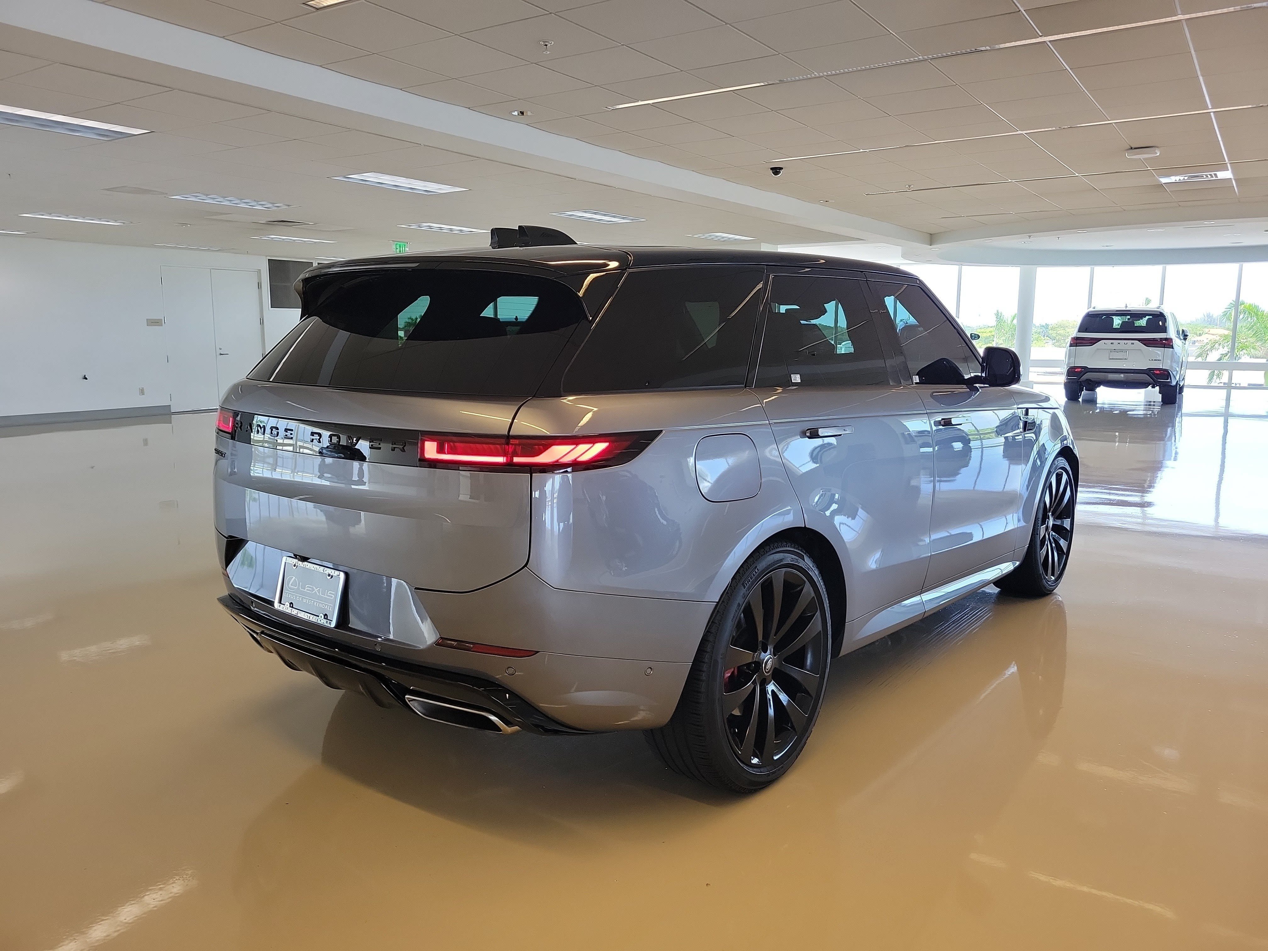 Used 2025 Eiger Grey Metallic Land Rover Dynamic SE image 8