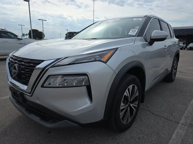Used 2023 Silver Nissan SV image 3