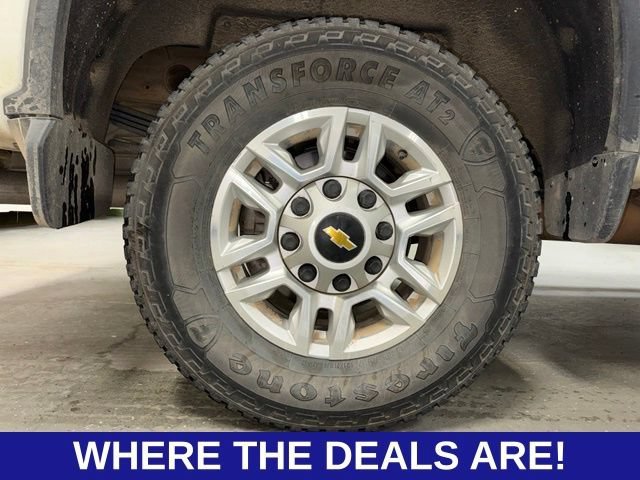 Used 2020 SUMMIT WHITE Chevrolet LT image 24